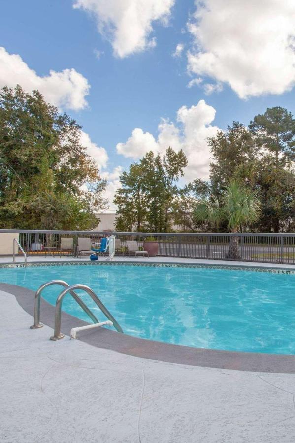 Wingate By Wyndham Charleston Coliseum Hotel North Charleston Exterior foto